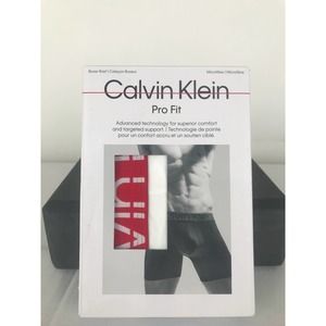 Men's Pro Fit  micro fiber white boxer briefs Calvin Klein M New